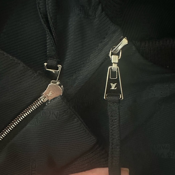 RARE Louis Vuitton "Louis Vuitton Paris" print bomber jacket sz 38 - Picture 9 of 11